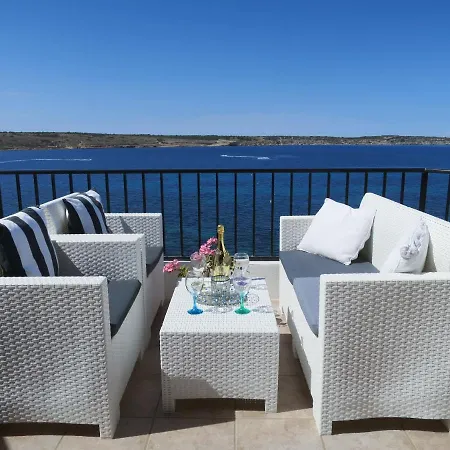 Maltaholiday Seafront Penthouse * Mellieħa